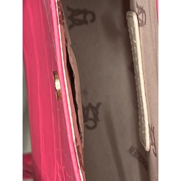 Steve Madden Dignify Croc Embossed Crossbody Bag in Hot Pink - Picture 3 of 4